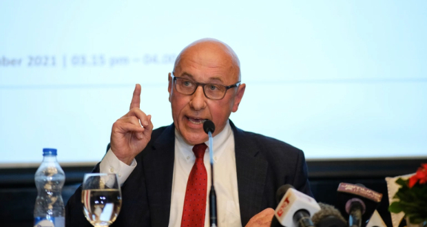 UN special rapporteur on Myanmar, Tom Andrews, addresses a press conference in Dhaka, Bangladesh [Mahmud Hossain Opu/AP]